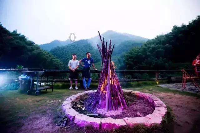 精灵灯塔逃生