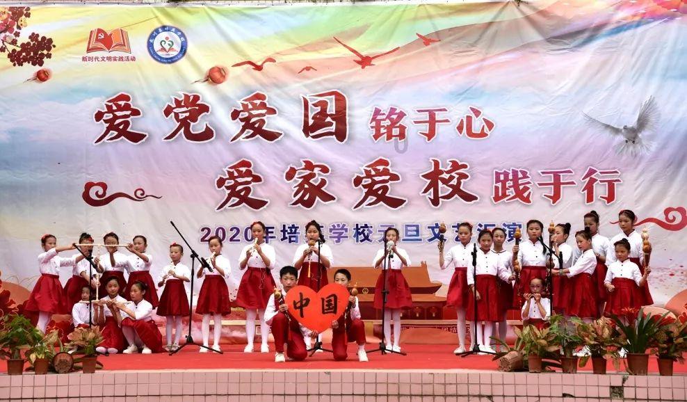 民间故事：财主儿子去讨饭，遇老人送杂粮粥，老人一句话羞杀了他